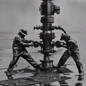 Sebastião Salgado. Kuwait. Courtesy of Sundaram Tagore © Sebastião Salgado/Amazonas Images