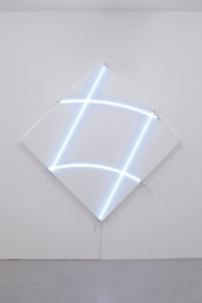 François Morellet, Cruibes n°16, 2013 Neon and white acrylic on canvas on wood, 212x212 cm. Courtesy A arte Invernizzi, Milan. Photo by Bruno Bani