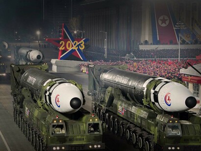 Desfile del 75 aniversario del ejército de Corea del Norte