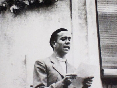 Miguel Hernández Gilabert fue un poeta y dramaturgo de especial relevancia en la literatura española del siglo XX.