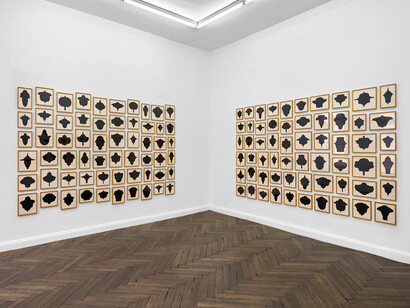 Allan McCollum, A moment in time: drawings, 1991-1992, exhibition view. Courtesy of Galerie Thomas Schulte