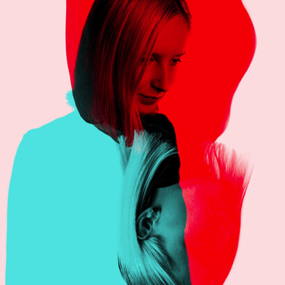 Fotografía de doble exposición de una mujer: el solo hecho de evitar las decisiones impulsivas, sin el análisis adecuado de su impacto, puede cambiar nuestra vida