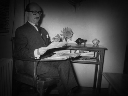 Roque Esteban Scarpa Straboni fue un crítico literario, académico y literato chileno