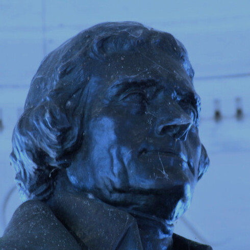 Estatua de Jefferson dentro del monumento en la ciudad de Washington dedicado al tercer presidente de los Estados Unidos 