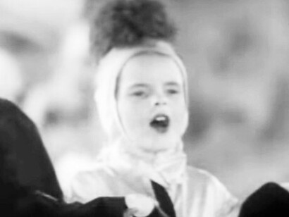 Judy Garland (1922-1969). Famosa por su papel de Dorothy en El Mago de Oz (1939) y su potente voz de contralto. Murió a los 47 años por sobredosis. En Burbujas, 1929
