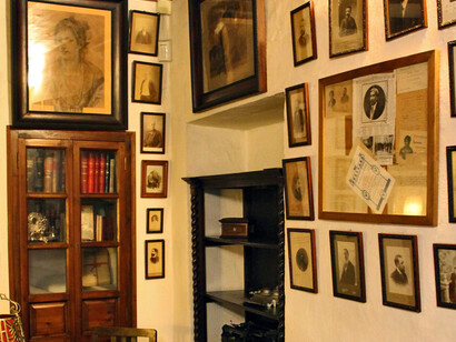 Despacho de Arturo Reyes, Exhibition view. Courtesy of Museo Unicaja de Artes y Costumbres Populares