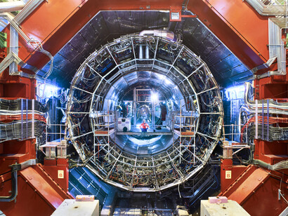 En los laboratorios subterráneos del CERN, los científicos diseñaron aceleradores capaces de recrear condiciones del universo primitivo y de expandir los límites del conocimiento humano