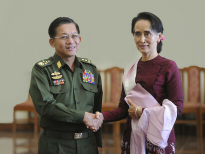 Aung San Suu Kyi con il generale Min Aung Hlaing