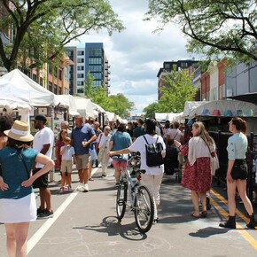Ann Arbor Art Fair, past edition, exhibition view. Courtesy of Ann Arbor Art Fair