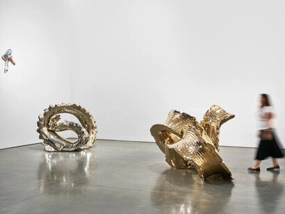 Lynda Benglis, Knotting, tying, folding, exhibition view. Courtesy of Pace Gallery