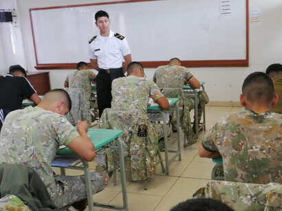 Alumnos durante un examen, Colegio Militar "Leoncio Prado", La Perla, Callao, Perú