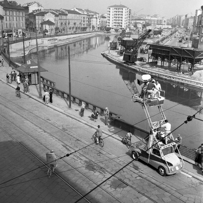 Set di Ragazze d'oggi, 1955 di Luigi Zampa; Milano, Luglio 1955; ©AF