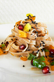 Tagliatelle di Farro biologico con Zucca gialla, Porri e Melograno