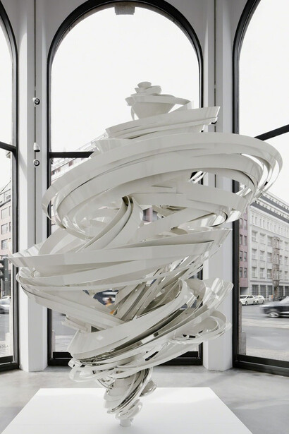 Twister Grande (Tall). Courtesy of Galerie Thomas Schulte