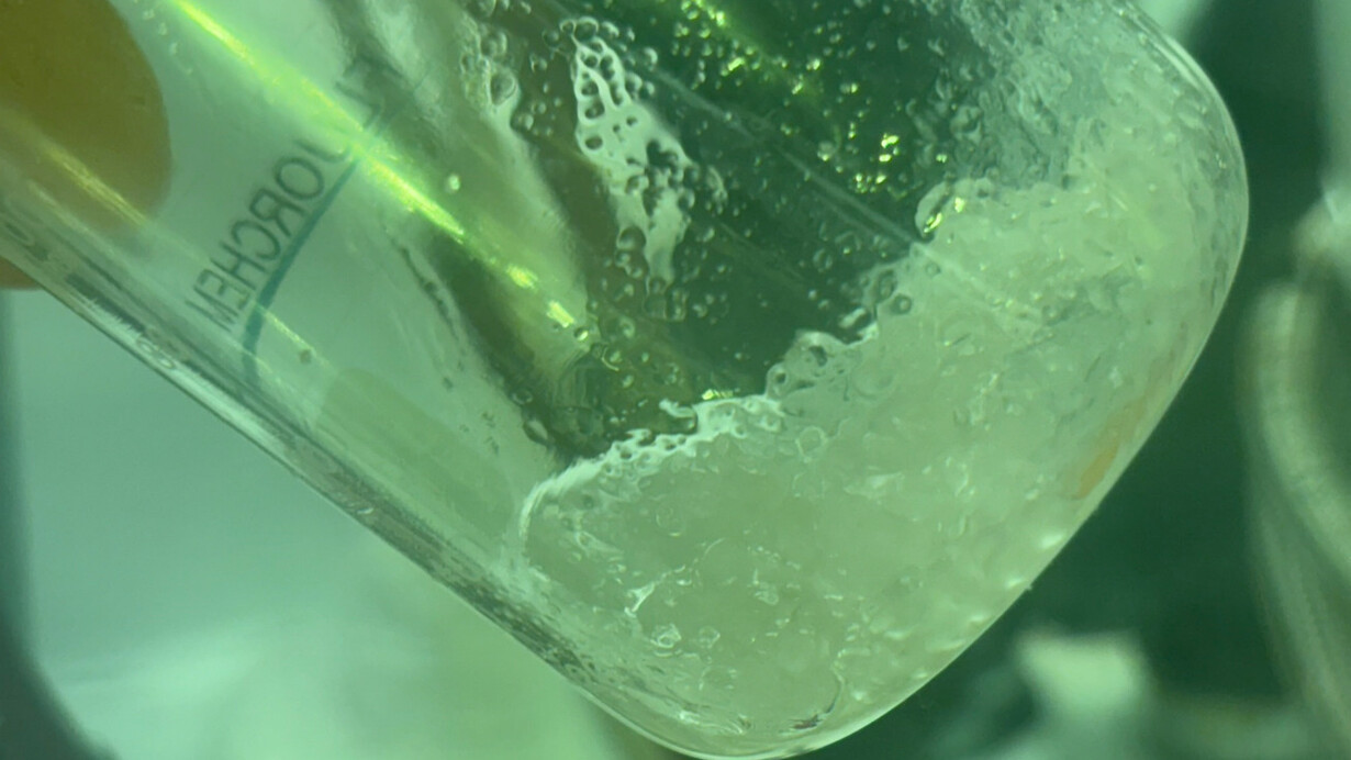 ácido perfluorooctanoico (PFOA) visto en una emulsión