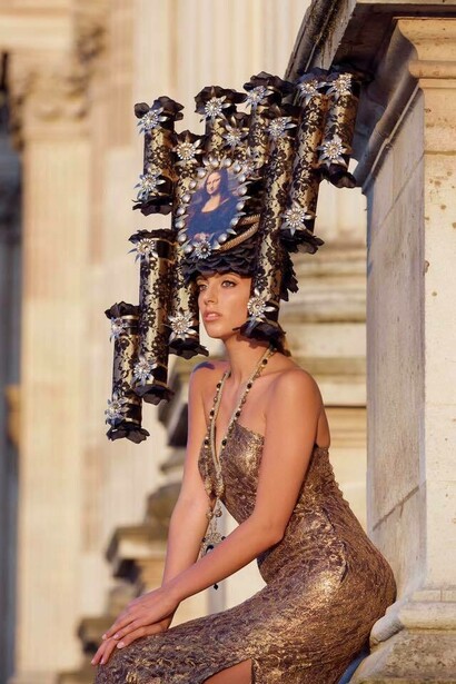 Head Sculpture "La Gioconda". Abito Modellista FENDI, gioielli Gerardo Sacco, foto Paolo De Novi