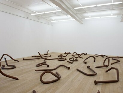 Instalación del grupo de artistas Los Carpinteros