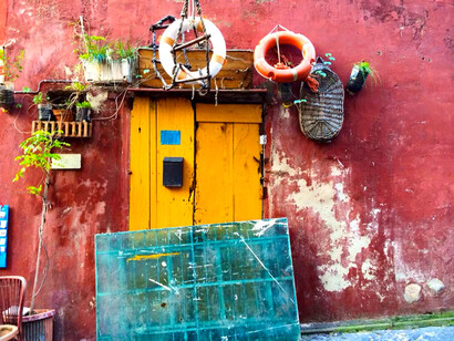 Colored house © Alma Reyes