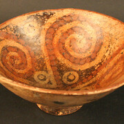 Compotera polícroma

Materiales: Cerámica

Desarrollos Regionales 500 a.C.- 500 d.C.

Medidas: 100 mm alto