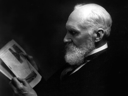 Lord Kelvin es responasble del descubrimiento y cálculo del cero absoluto, temperatura mínima alcanzable por la materia en la cual las partículas de una sustancia quedan inertes y sin movimiento