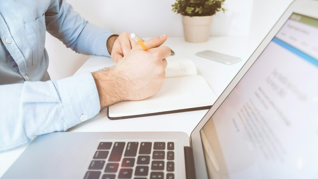 El aprendizaje adaptativo busca personalizar la experiencia educativa mediante el uso de inteligencia artificial y aprendizaje automático