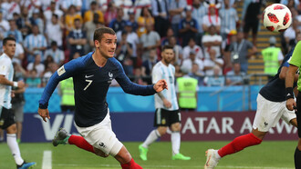 Der französische Offensivspieler Antoine Griezmann während des Achtelfinalspiels gegen Argentinien (4:3) in Kasan bei der WM 2018 in Russland – eines der spannendsten Spiele der französischen Mannschaft unter der Leitung von Didier Deschamps