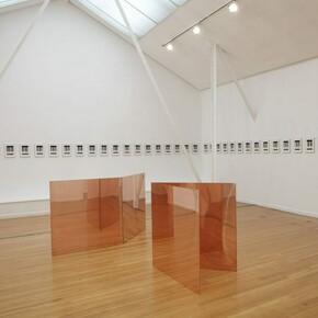 Adrian Sauer, Exhibition view. Courtesy of Galeria Helga de Alvear