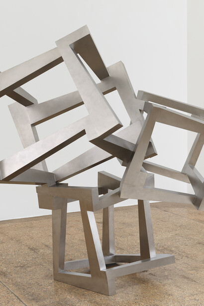 Jedd Novatt, Chaos Zatitu, 2018, 265 x 220 x 270cm. Courtesy Waddington Custot