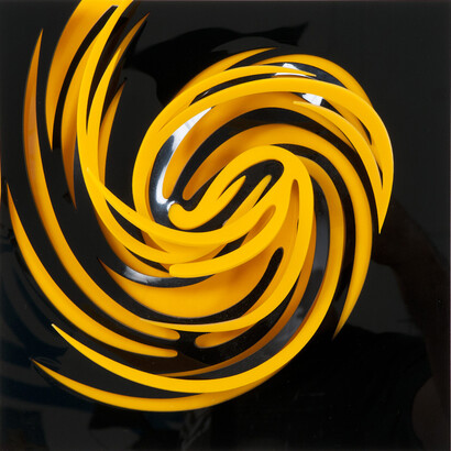 Francisco Martínez. Movimiento perpetuo. RPM 201410. 2014. Plexiglass moldeado. 24 x 24 x 9 cm