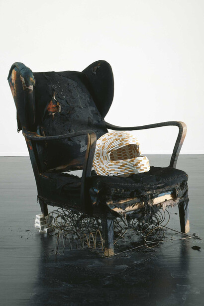 Sarah Lucas, Is suicide genetic?, 1996. Courtesy of Museum of Contemporary Art Kiasma