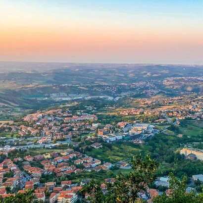 Con una superficie di soli 61 km², è uno dei microstati più piccoli d’Europa