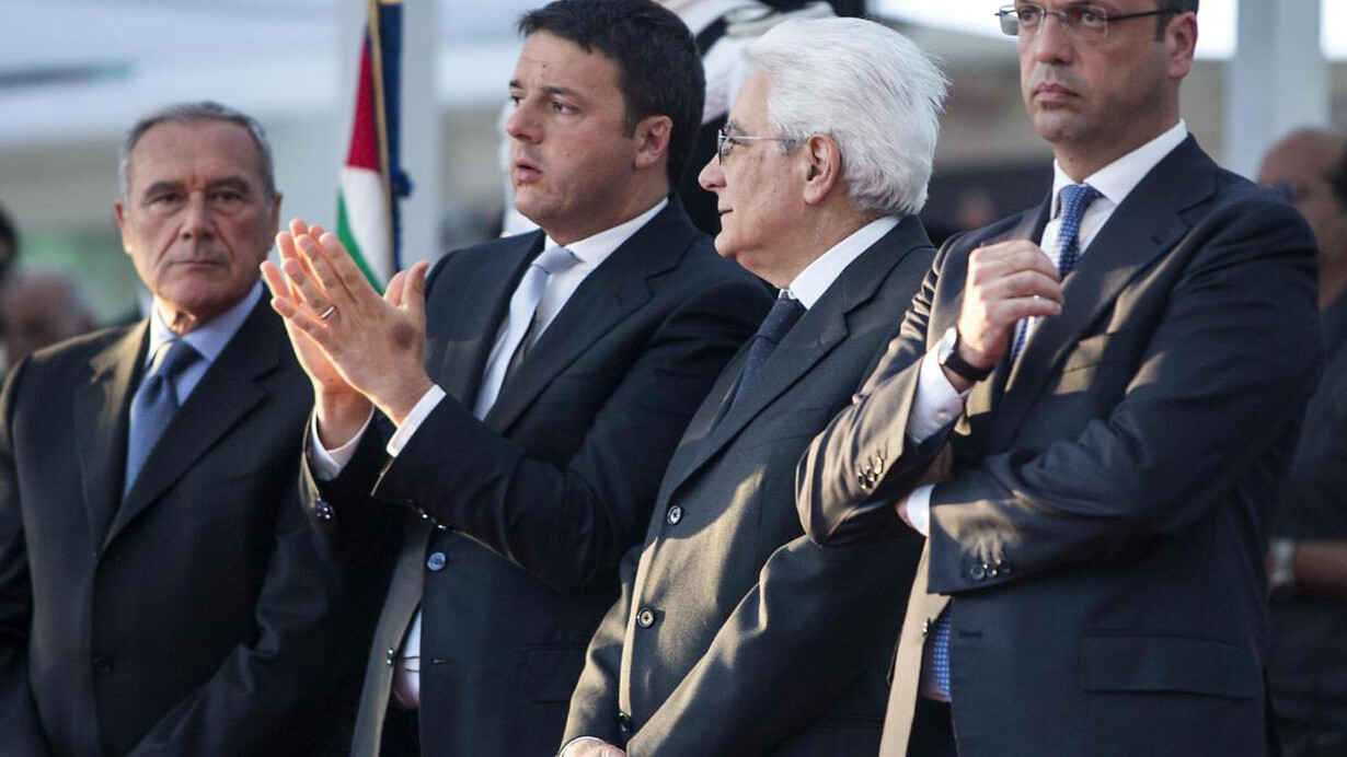 Il Presidente della Camera Pietro Grasso, il Presidente del Consiglio Matteo Renzi, il Presidente della Repubblica Sergio Mattarella e il Ministro dell'Interno Angelino Alfano