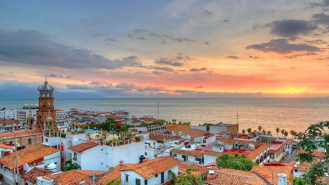 Vista de Puerto Vallarta al atardecer