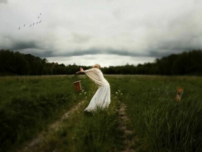 Kylli Sparre, Abito bianco