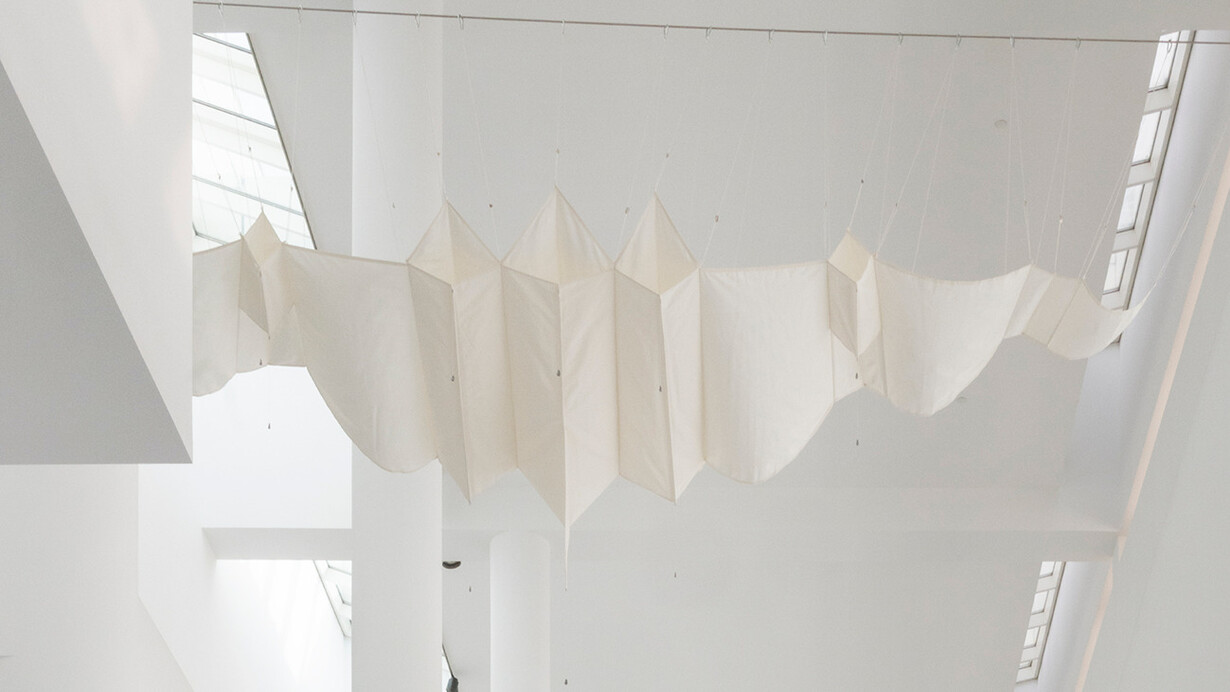 Los pájaros-cometas de Aurèlia Muñoz, vista de exhibición. Cortesía del Museu d’Art Contemporani de Barcelona (MACBA)