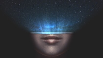 Mente aperta proiettata sull'universo. Ci vuole un salto intuitivo che conduca a riconoscere che la prospettiva materialista è molto parziale, è alienante se vogliamo?