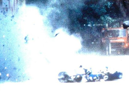 Momento do acidente que matou Senna durante o GP de San Marino, em Ímola, Itália