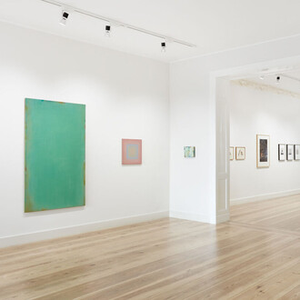 Various artists, Summer gardens. Paintings and photographs of gardens today, exhibition view. Courtesy of Galerie Albrecht 