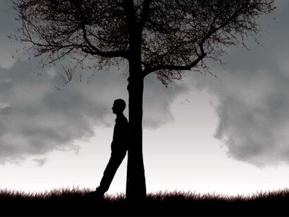 Un hombre esperando a su amada