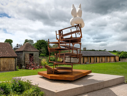 Phyllida Barlow, unscripted, exhibition view. Courtesy of Hauser & Wirth Gallery