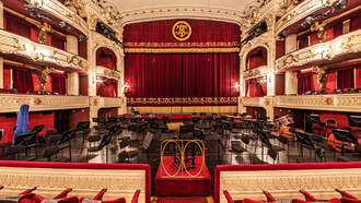Teatro Municipal de Santiago de Chile inaugurado en 1857 (Fotografía de Iván Serrano)