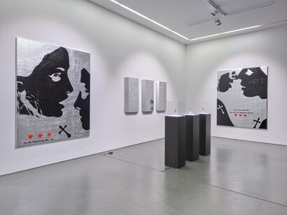 Nadya Tolokonnikova, Wanted, ausstellungsansicht. Mit freundlicher genehmigung der Galerie Nagel Draxler