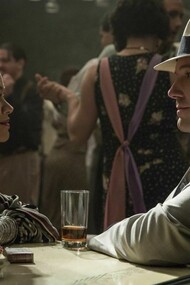 Zoe Saldana y Ben Affleck en "Vivir de noche"