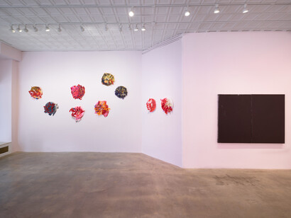 Helen Marden, The grief paintings, exhibition view. Courtesy of Gagosian Gallery