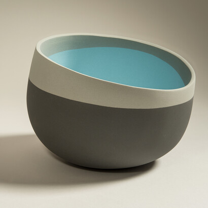 Maria Wojdat, Vessel, greys and pale blue