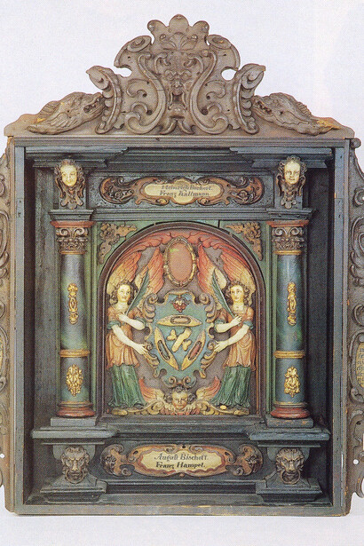 Signboard of the journeymen’s quarters of the Linen-Weavers Guild, 1777. Courtesy of Museum of the History of Riga and Navigation