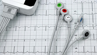 Um relato emocionante de um episódio de mal-estar repentino, destacando a importância de reconhecer os sinais de alerta e buscar cuidados médicos imediatos para prevenir complicações graves