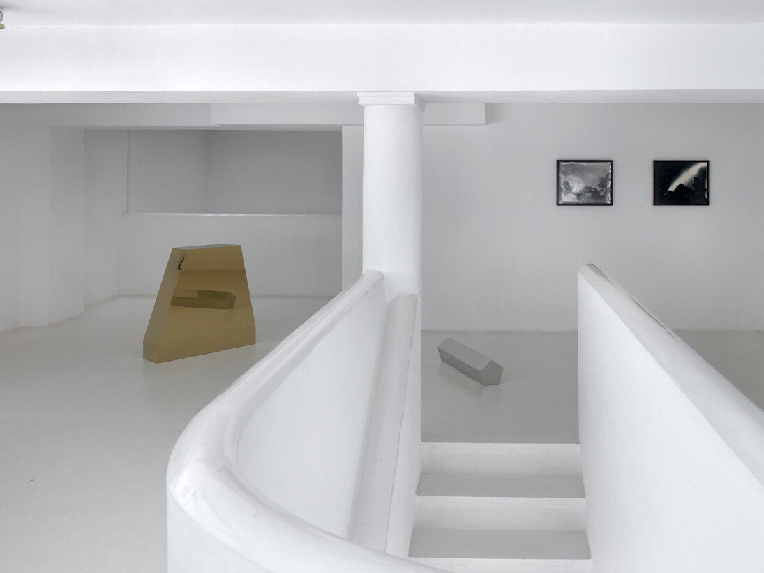 Installation view, Claudia Wieser: Container, Sies + Höke, Düsseldorf, 2014, photographer: Achim Kukulies, courtesy the artist(s) and Sies + Höke, Düsseldorf.
