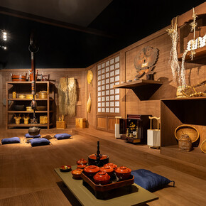 Japão. Festas e rituais, vista da exposição. Cortesia da Fundação Oriente