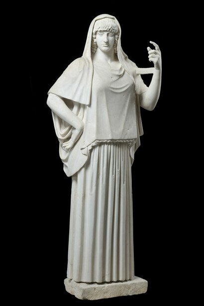 Torlonia Collection, Hestia Giustiniani, first half of the 2nd century AD, after a Greek original from 470-460 BC. Courtesy of Musée du Louvre 